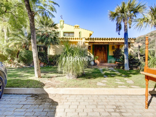 5 Soveroms Villa i Ojén