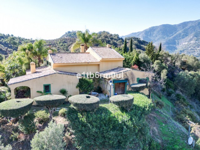 5 Soveroms Villa i Ojén