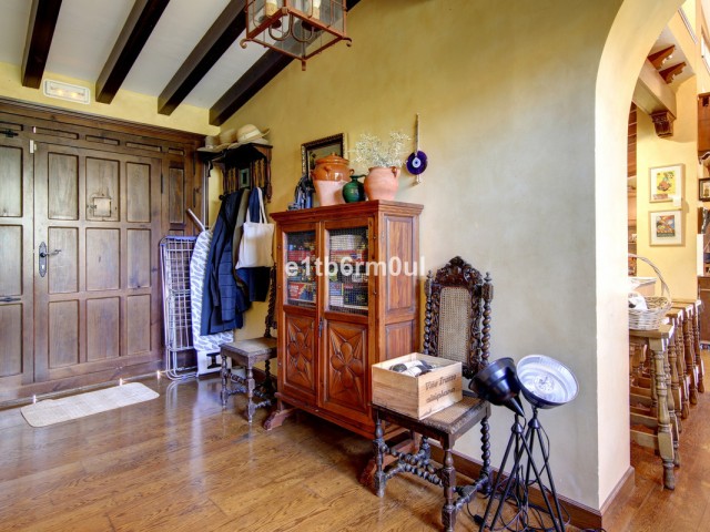 5 Bedrooms Villa in Ojén