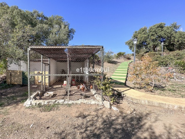 5 Bedrooms Villa in Ojén