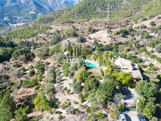 5 Bedrooms Villa in Ojén