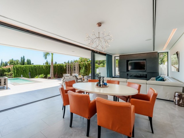 4 Bedrooms Villa in Nueva Andalucía