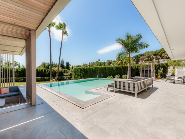 4 Bedrooms Villa in Nueva Andalucía