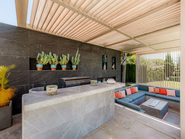 4 Bedrooms Villa in Nueva Andalucía