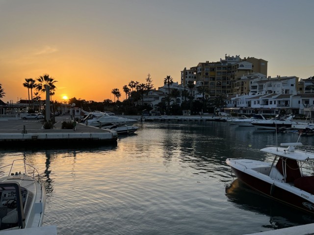 Apartamento con 1 Dormitorios  en Puerto de Cabopino