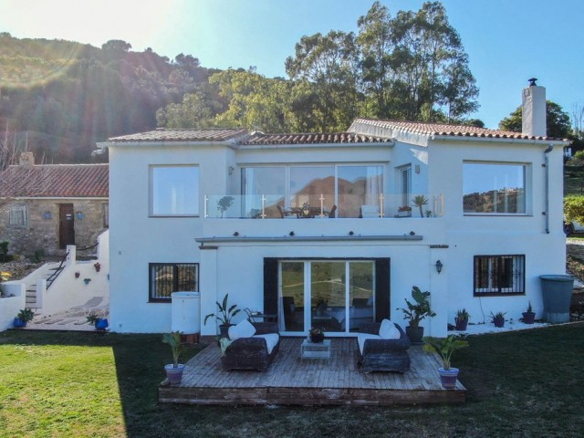 4 Bedrooms Villa in Casares