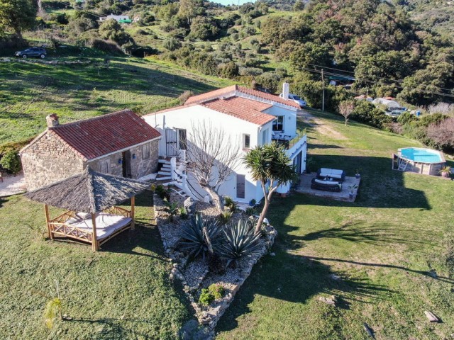 4 Bedrooms Villa in Casares