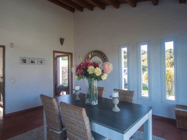 4 Bedrooms Villa in Casares