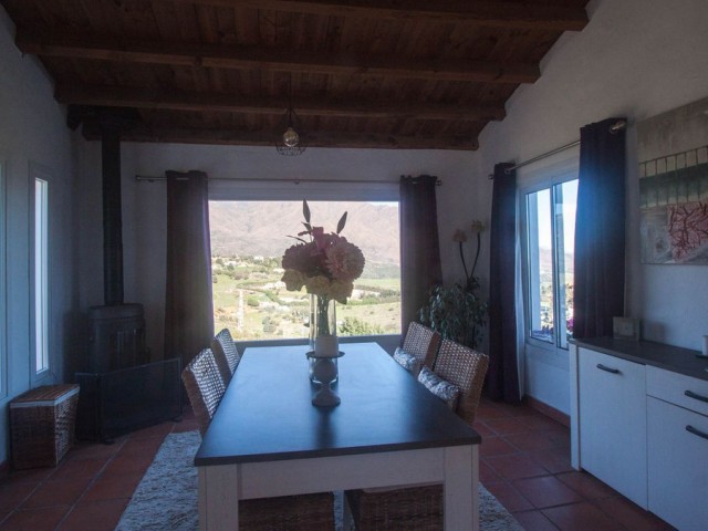 4 Bedrooms Villa in Casares