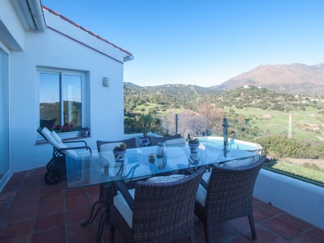 4 Bedrooms Villa in Casares