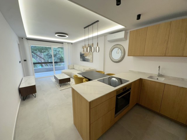 Apartment, The Golden Mile, R4877320