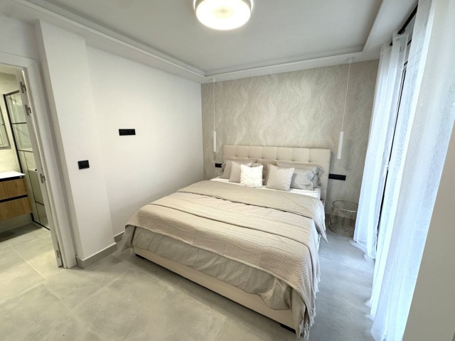 Apartment, The Golden Mile, R4877320