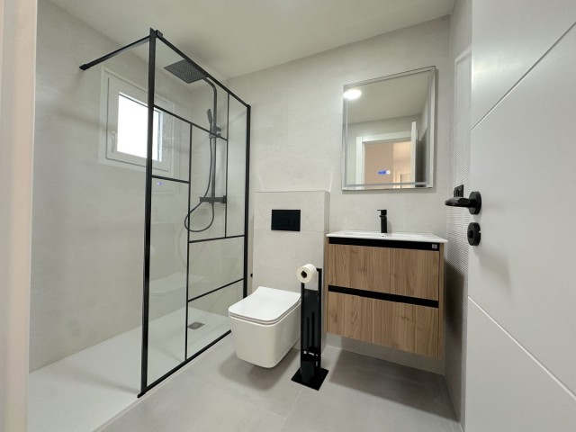Apartment, The Golden Mile, R4877320