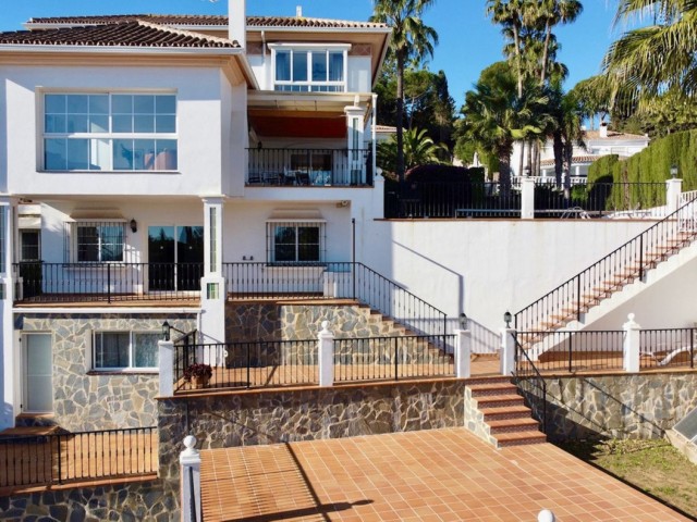 Villa avec 6 Chambres  à La Cala de Mijas