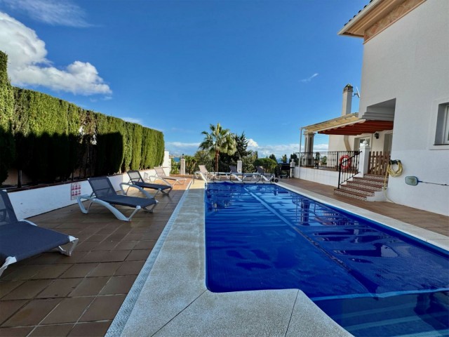 Villa avec 6 Chambres  à La Cala de Mijas