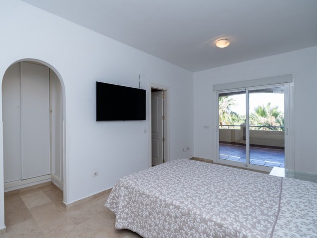 2 Bedrooms Apartment in Elviria