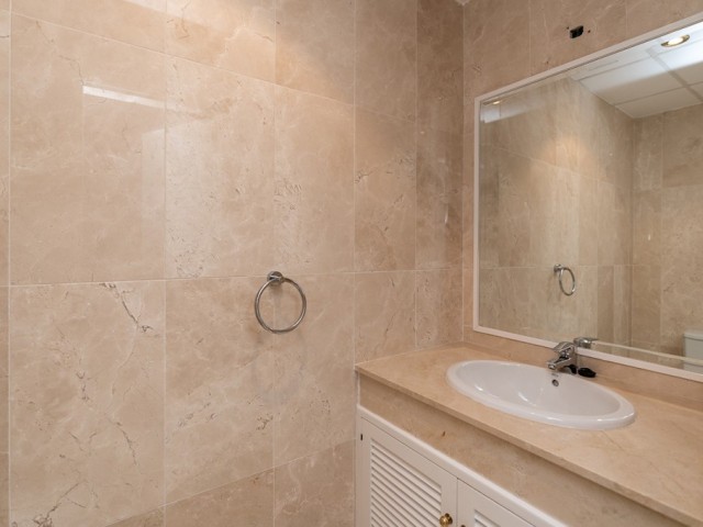 2 Bedrooms Apartment in Elviria