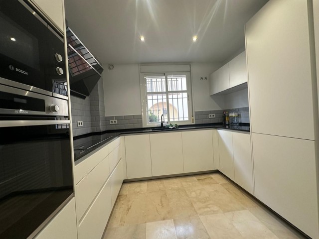 5 Bedrooms Townhouse in Marbella