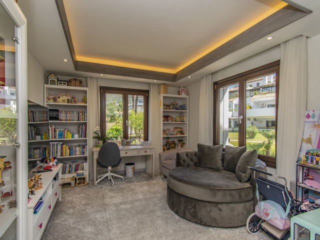 4 Bedrooms Apartment in Sierra Blanca