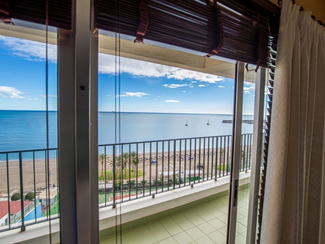 Apartamento con 4 Dormitorios  en Málaga Centro