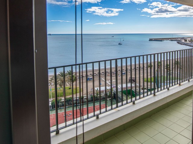 Apartamento con 4 Dormitorios  en Málaga Centro