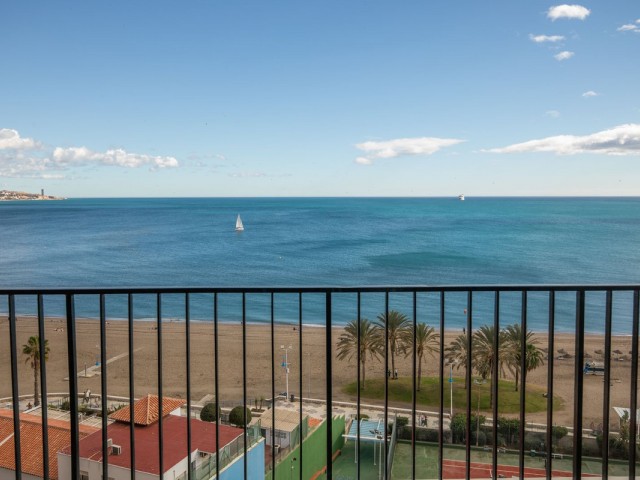 Apartamento con 4 Dormitorios  en Málaga Centro