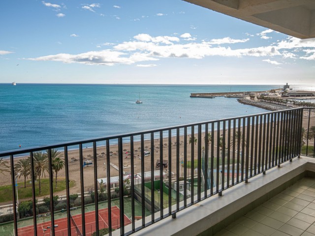 Apartamento con 4 Dormitorios  en Málaga Centro