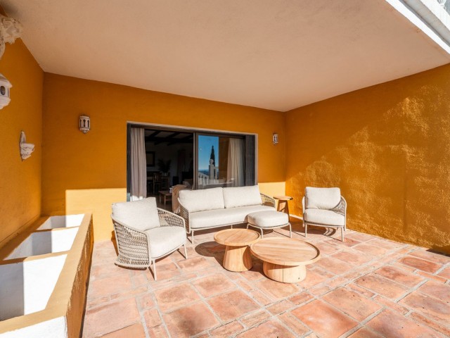 Villa con 4 Dormitorios  en Valtocado