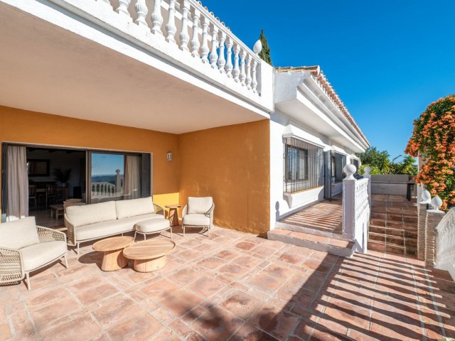 Villa con 4 Dormitorios  en Valtocado