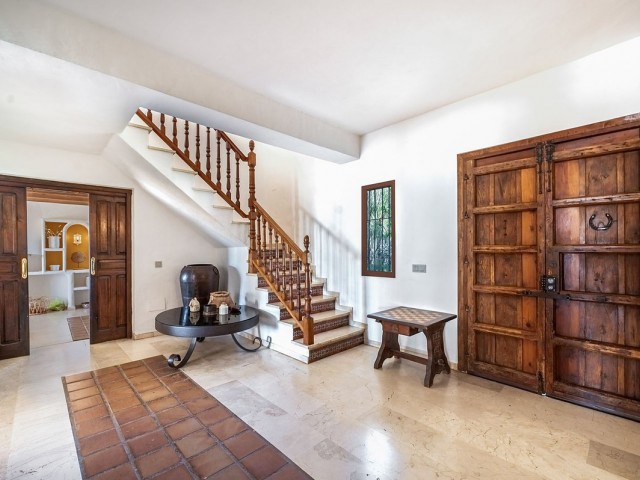 Villa con 4 Dormitorios  en Valtocado