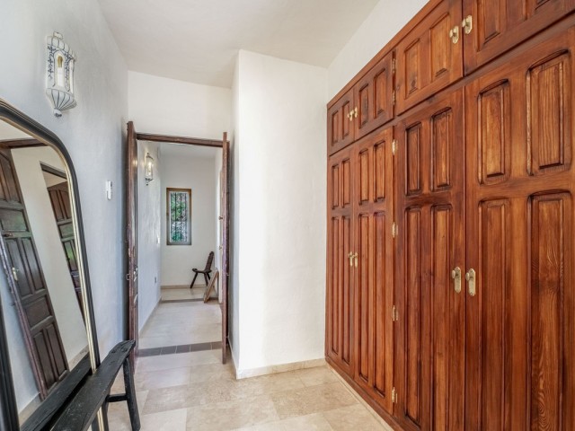 Villa con 4 Dormitorios  en Valtocado