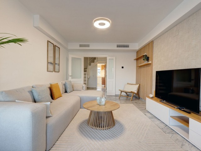 Penthouse avec 4 Chambres  à Bahía de Marbella