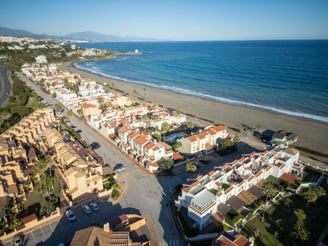 Maison mitoyenne avec 4 Chambres  à Casares Playa