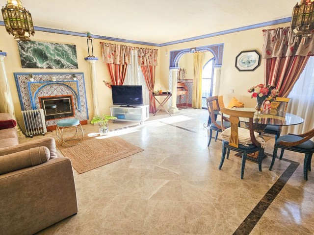 Maison mitoyenne avec 4 Chambres  à Casares Playa