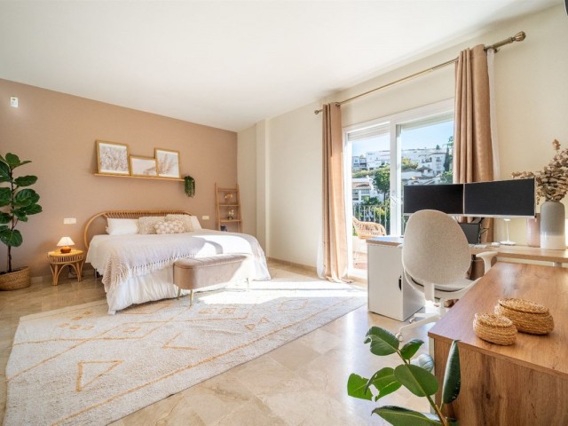 Apartamento con 3 Dormitorios  en La Quinta