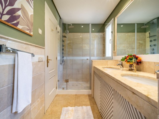 Apartamento con 3 Dormitorios  en La Quinta