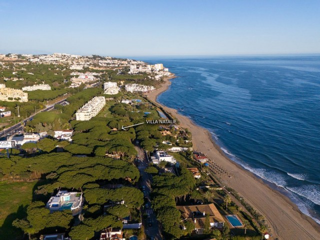 Villa con 9 Dormitorios  en Cabopino