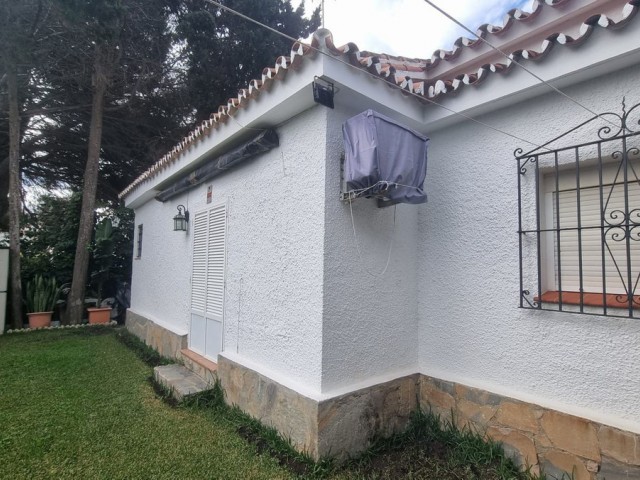 Villa con 3 Dormitorios  en San Luis de Sabinillas