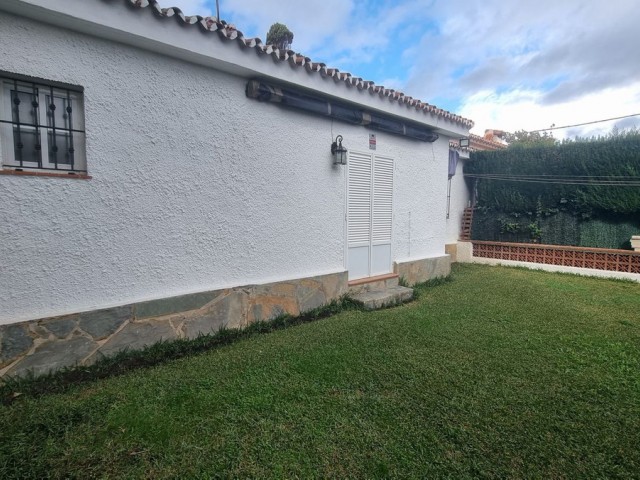 Villa con 3 Dormitorios  en San Luis de Sabinillas