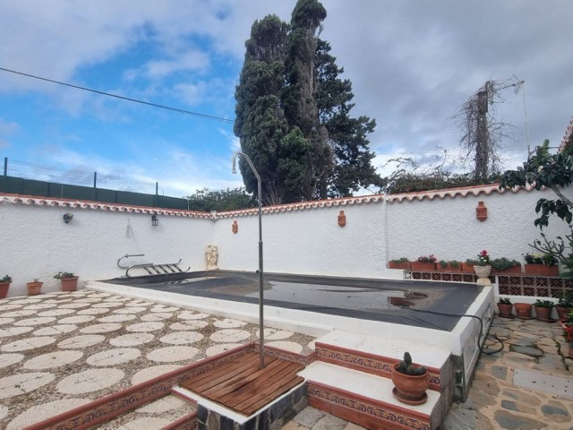 Villa con 3 Dormitorios  en San Luis de Sabinillas