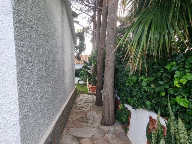 Villa con 3 Dormitorios  en San Luis de Sabinillas