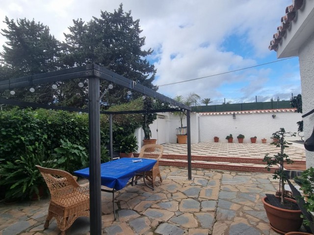 Villa con 3 Dormitorios  en San Luis de Sabinillas