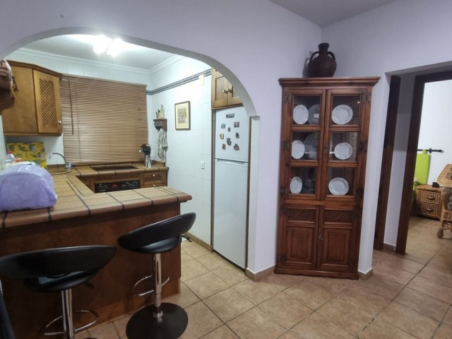 Villa con 3 Dormitorios  en San Luis de Sabinillas