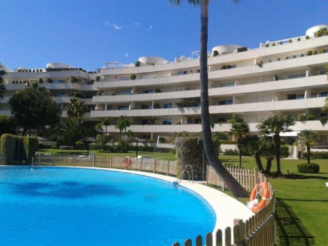 Maison mitoyenne avec 3 Chambres  à Estepona