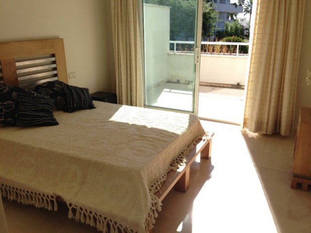 Maison mitoyenne avec 3 Chambres  à Estepona