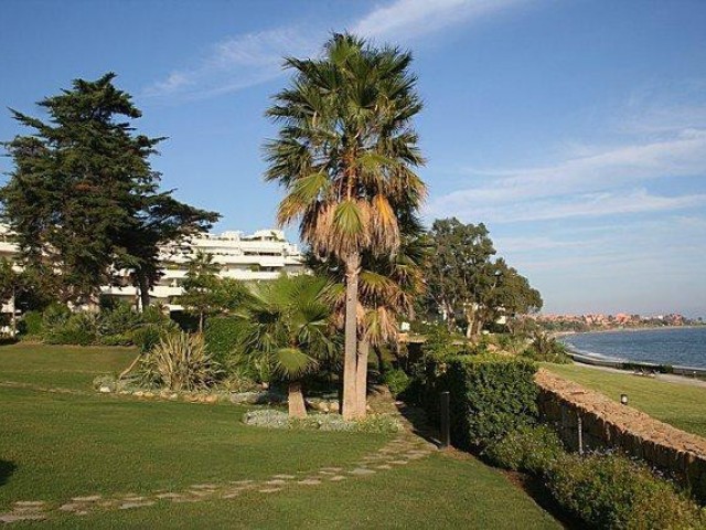Maison mitoyenne avec 3 Chambres  à Estepona