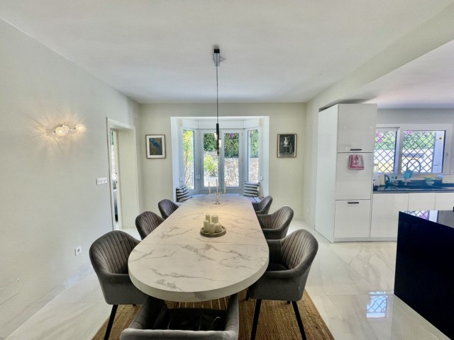 5 Bedrooms Villa in Sotogrande