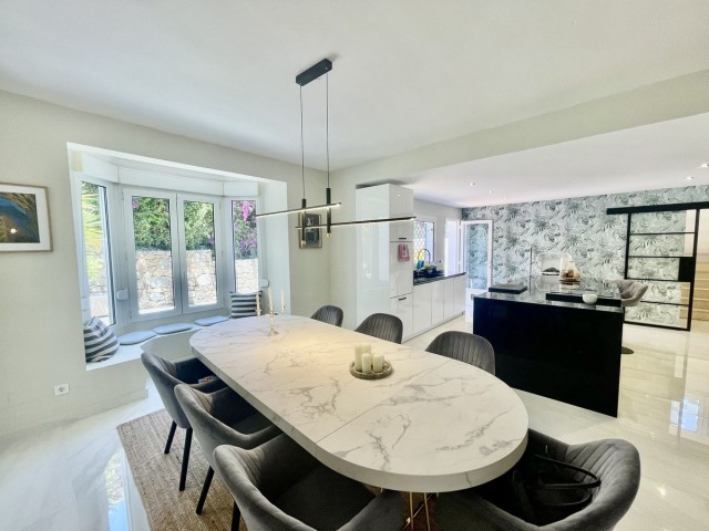 5 Soveroms Villa i Sotogrande