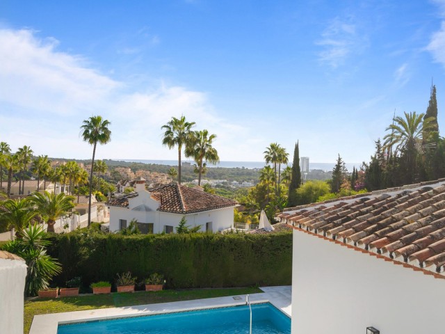 Villa avec 4 Chambres  à Elviria