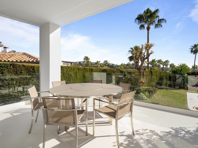 4 Soveroms Villa i Elviria